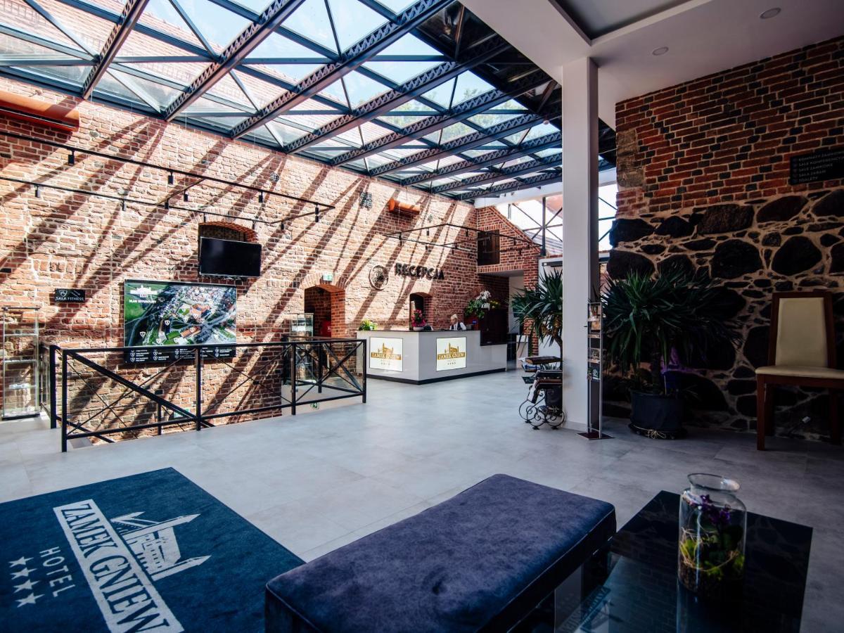 Hotel Zamek Ґнєв Екстер'єр фото
