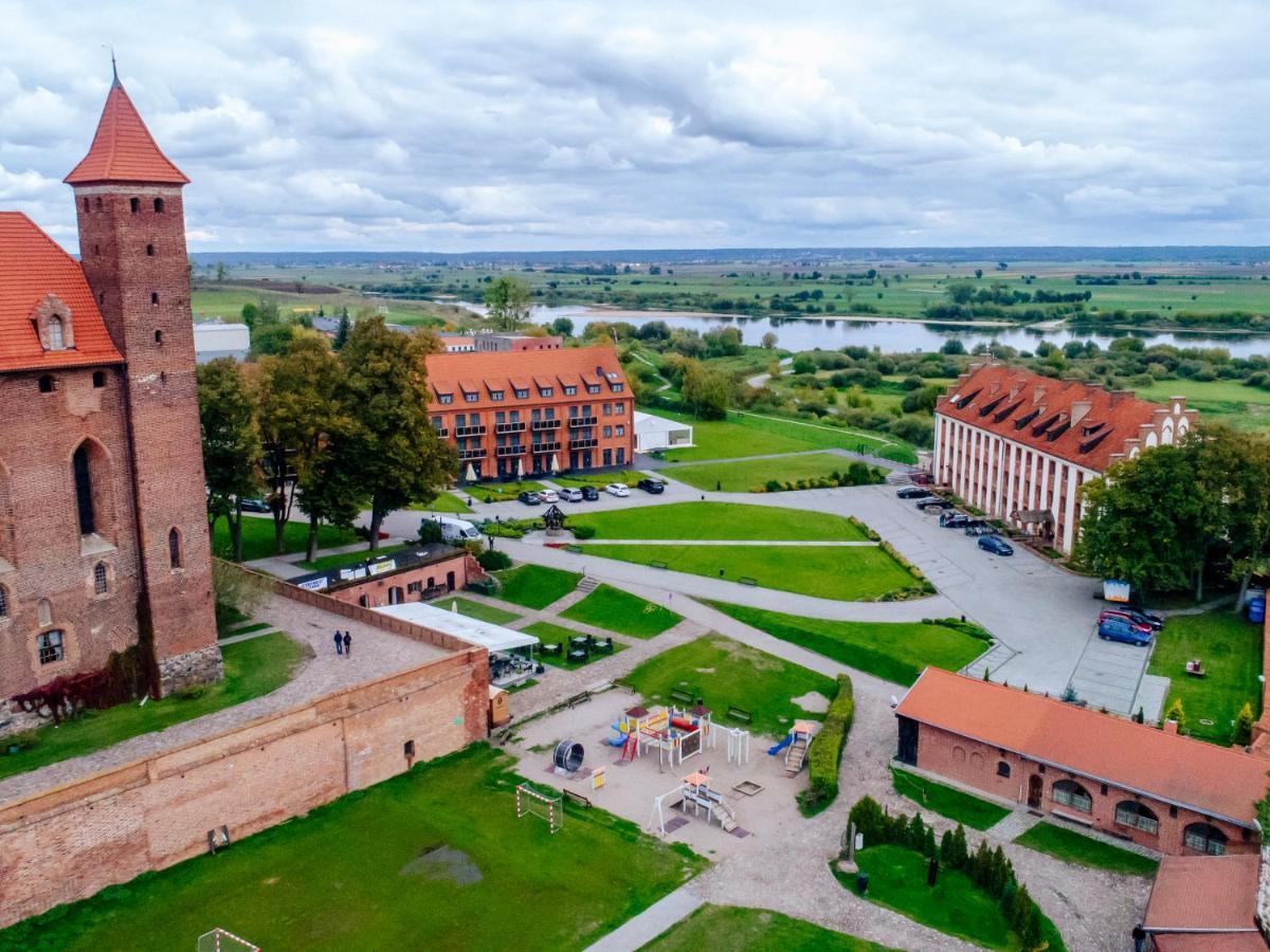 Hotel Zamek Ґнєв Екстер'єр фото