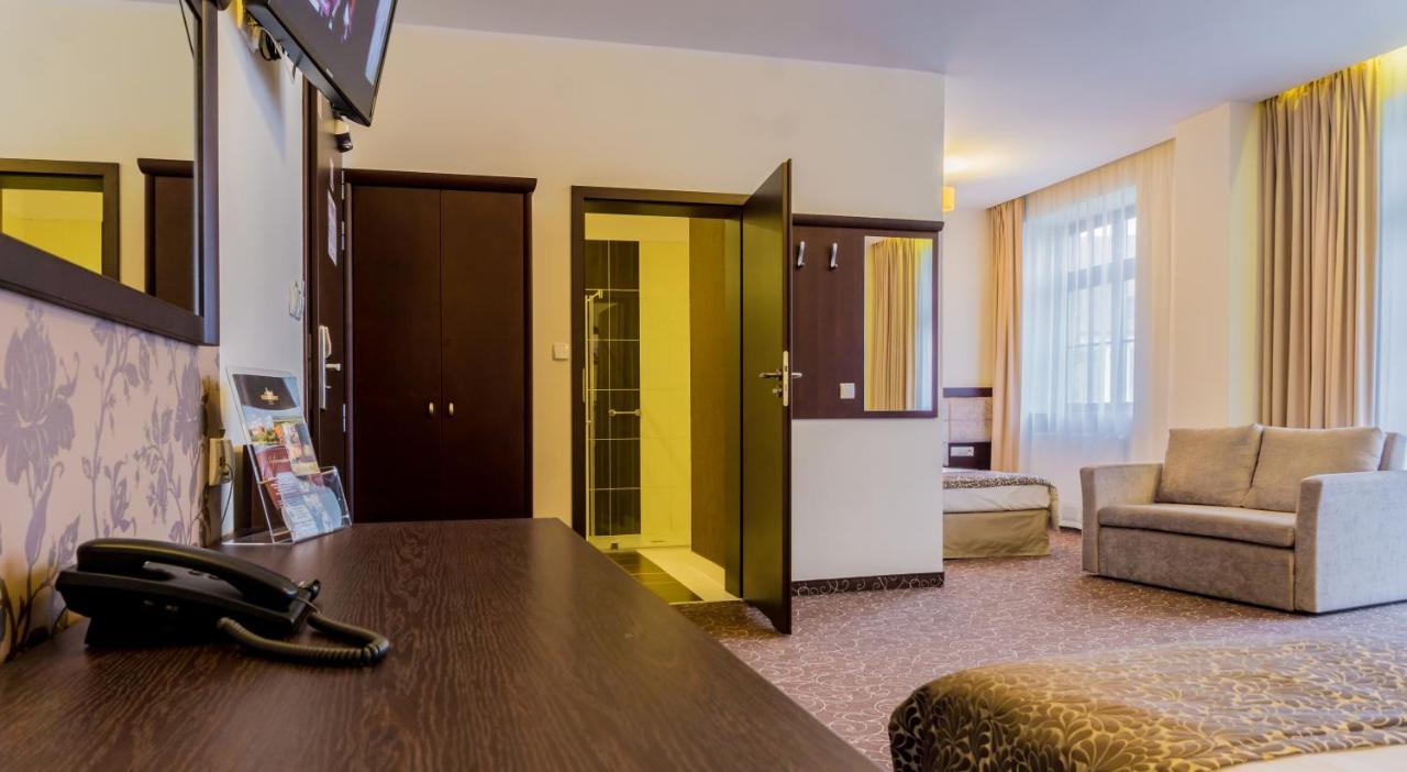 Hotel Zamek Ґнєв Екстер'єр фото