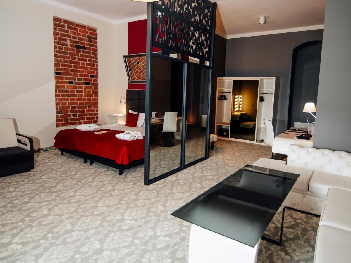 Hotel Zamek Ґнєв Екстер'єр фото
