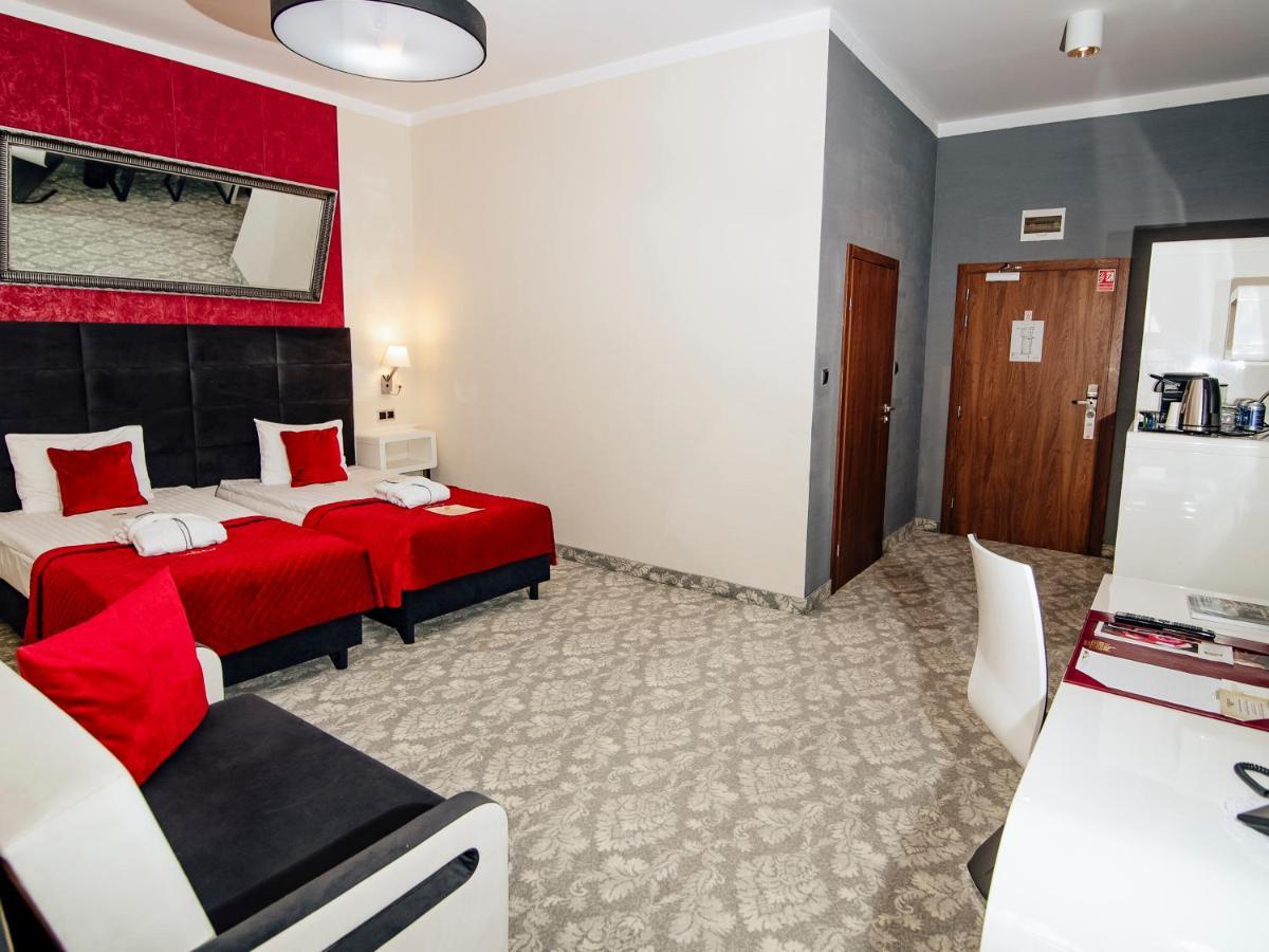 Hotel Zamek Ґнєв Екстер'єр фото