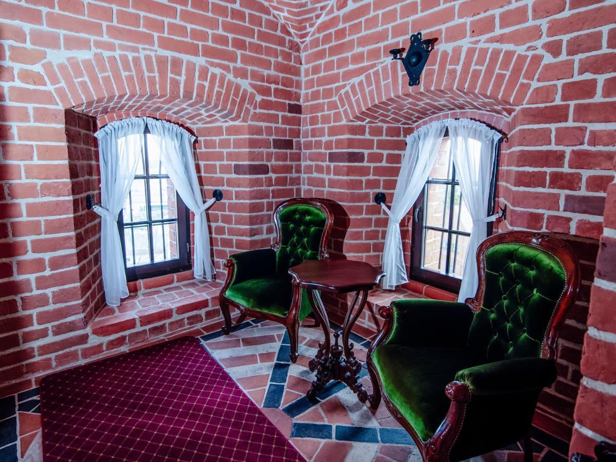 Hotel Zamek Ґнєв Екстер'єр фото