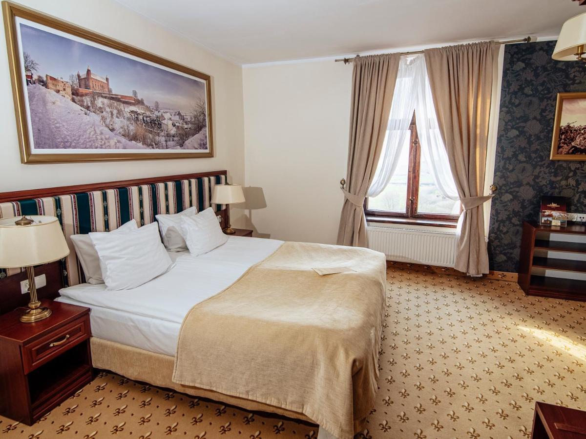 Hotel Zamek Ґнєв Екстер'єр фото
