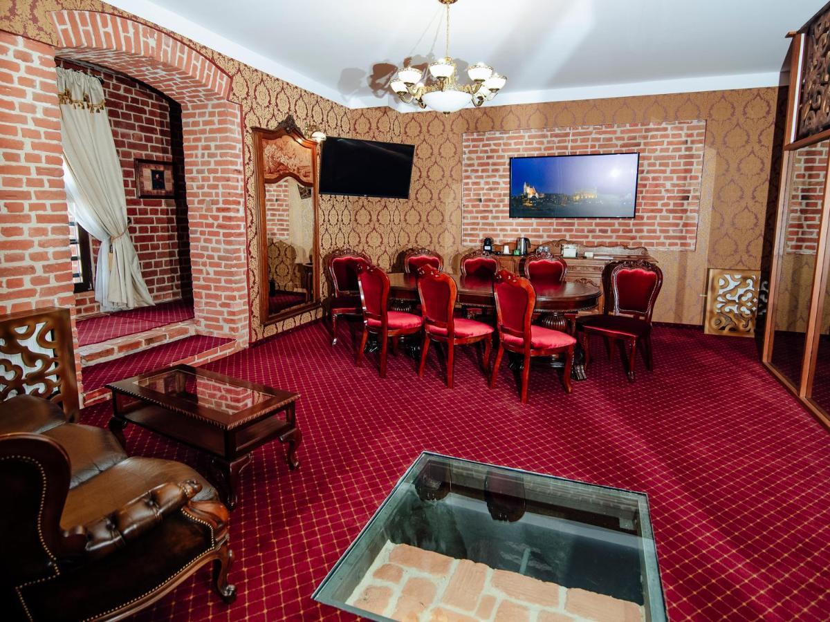 Hotel Zamek Ґнєв Екстер'єр фото
