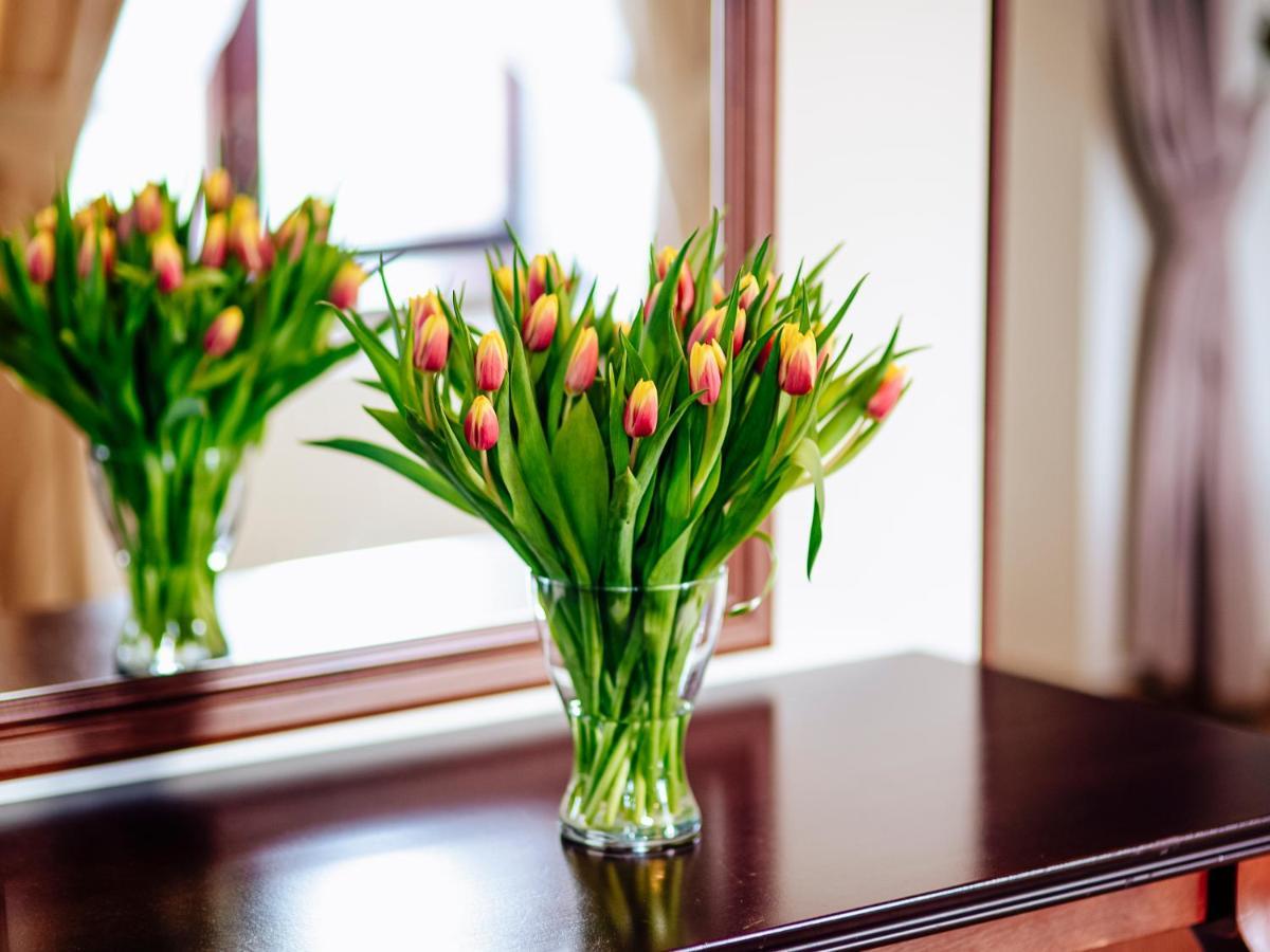 Hotel Zamek Ґнєв Екстер'єр фото