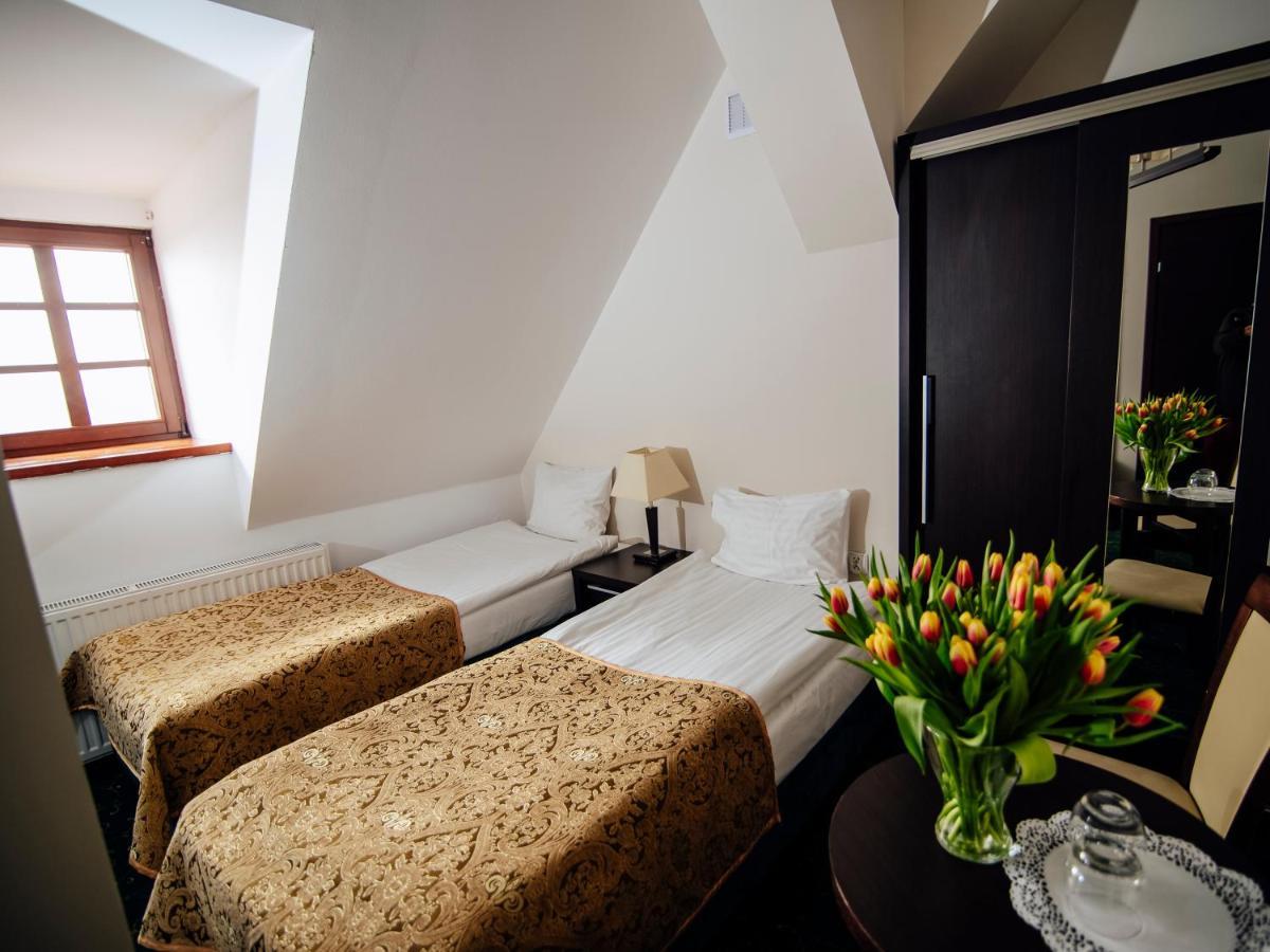 Hotel Zamek Ґнєв Екстер'єр фото