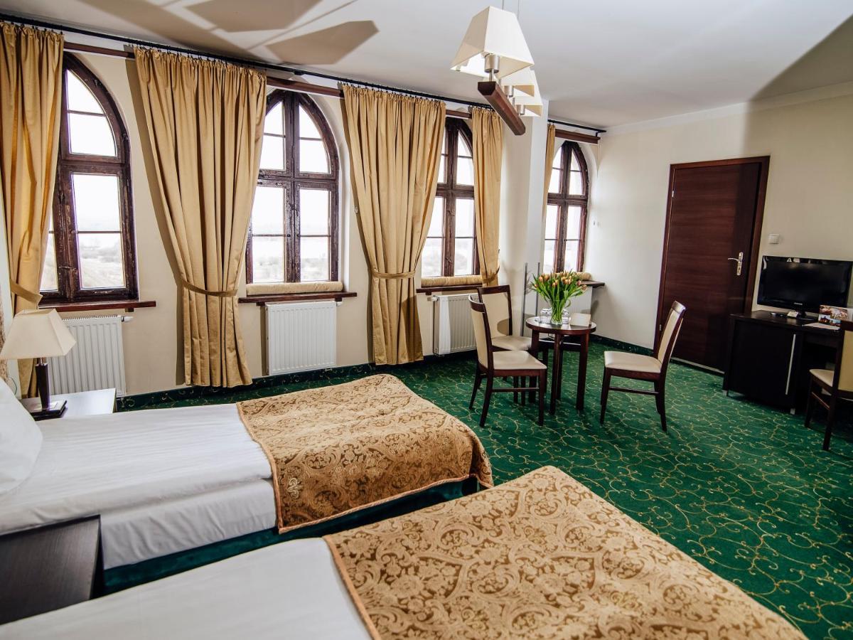 Hotel Zamek Ґнєв Екстер'єр фото