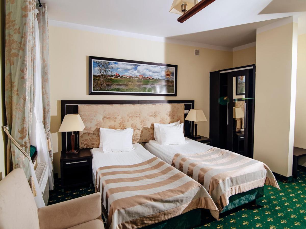 Hotel Zamek Ґнєв Екстер'єр фото