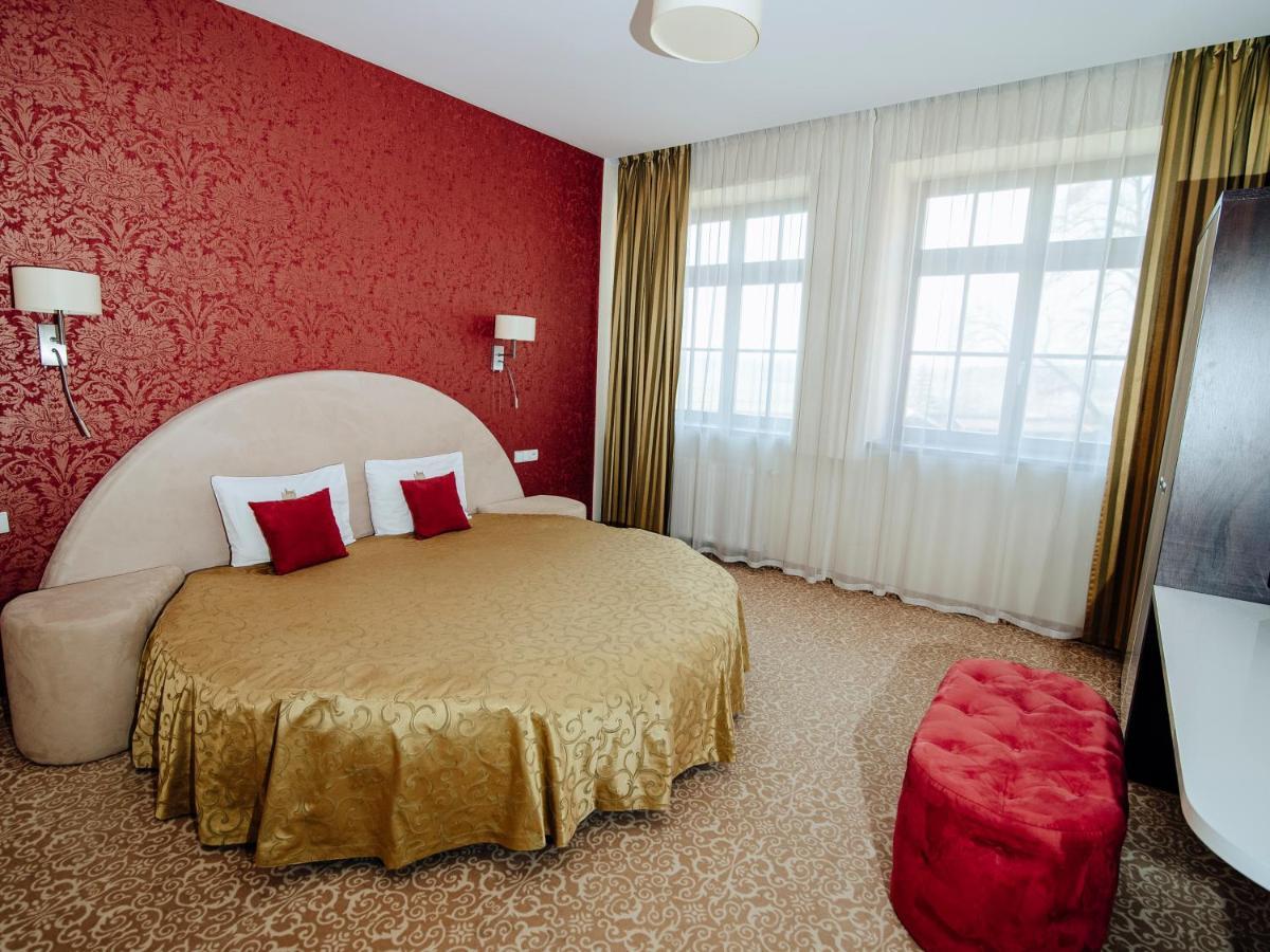 Hotel Zamek Ґнєв Екстер'єр фото
